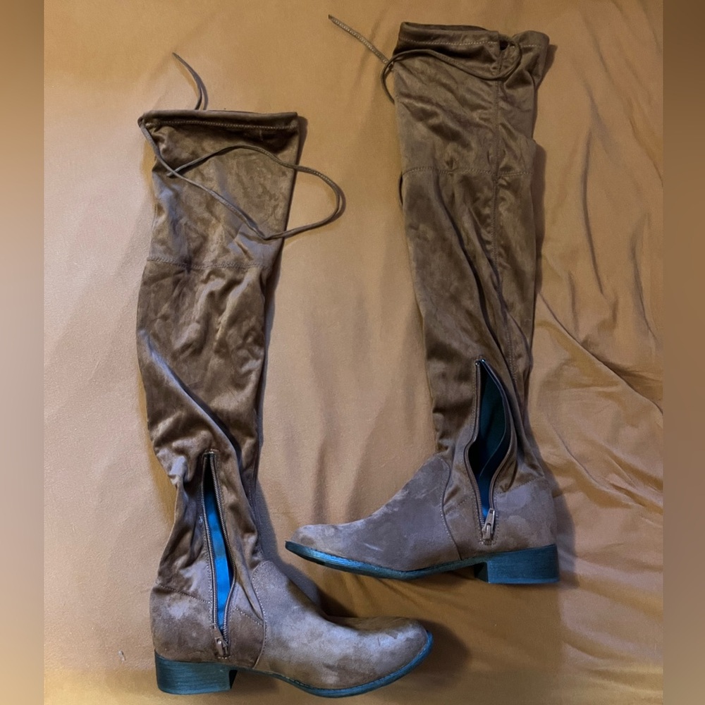 Cognac Over the Knee Boots Microsuede Material w/ Tie on top! Size 8 NEVER WORN - Picture 3 of 6